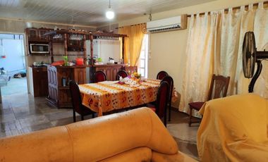 VENTA DE CASA 3 AMBIENTES - MÁS 2 DEPARTAMENTOS MONO AMBIENTE Y UN GALPÓN - MONTE GRANDE