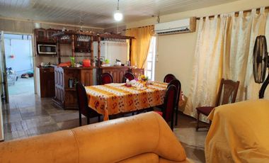 VENTA DE CASA 3 AMBIENTES - MÁS 2 DEPARTAMENTOS MONO AMBIENTE Y UN GALPÓN - MONTE GRANDE