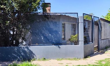 VENTA DE CASA 3 AMBIENTES - MÁS 2 DEPARTAMENTOS MONO AMBIENTE Y UN GALPÓN - MONTE GRANDE