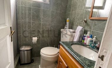 Arriendo 5D4B casa Esquina en Providencia