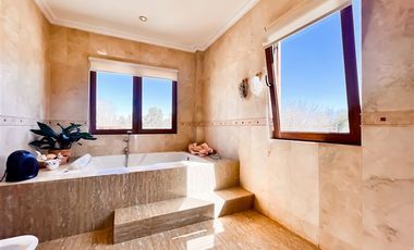 Casa en Venta en Club de Golf Los Lirios - Requinoa