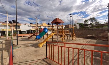casa en arriendo en lomitas del trapiche. Cod A27463