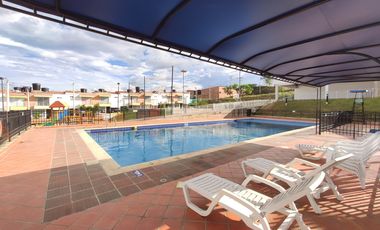 casa en arriendo en lomitas del trapiche. Cod A27463