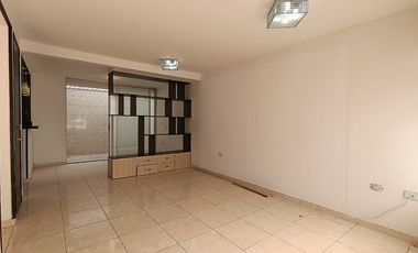 casa en arriendo en lomitas del trapiche. Cod A27463