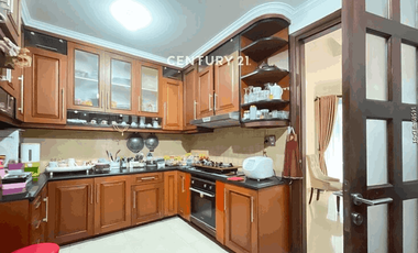 Dijual Rumah Posisi Hook  Depan Taman Di Sektor 9 Bintaro