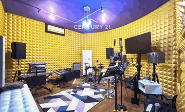 Dijual Rumah Posisi Hook  Depan Taman Di Sektor 9 Bintaro