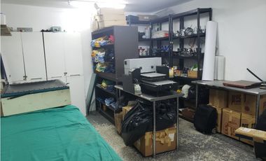 VENTA DE CASA/ OFICINA/ LOCAL /CENTRICO