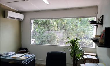 VENTA DE CASA/ OFICINA/ LOCAL /CENTRICO