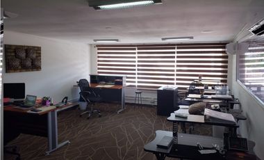 VENTA DE CASA/ OFICINA/ LOCAL /CENTRICO