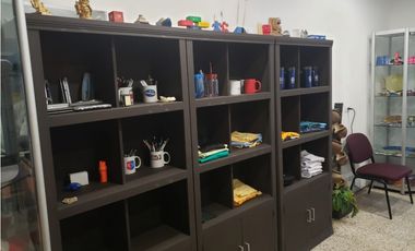 VENTA DE CASA/ OFICINA/ LOCAL /CENTRICO