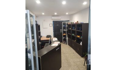 VENTA DE CASA/ OFICINA/ LOCAL /CENTRICO