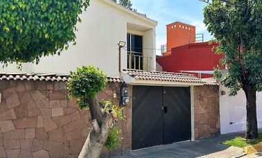 Casa en Valle Dorado (Ideal para remodelar)