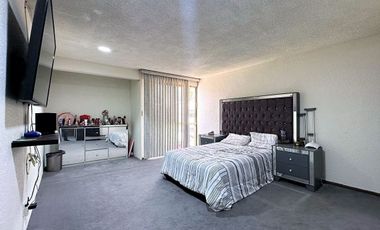 Casa en Valle Dorado (Ideal para remodelar)