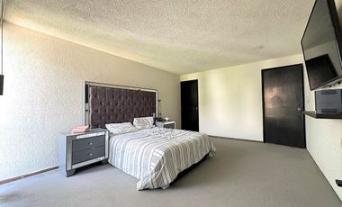 Casa en Valle Dorado (Ideal para remodelar)