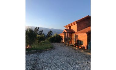 EXCLUSIVA CASA DE CAMPO EN VENTA – CARMEN DE CARUPA CUNDINAMARCA