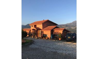 EXCLUSIVA CASA DE CAMPO EN VENTA – CARMEN DE CARUPA CUNDINAMARCA