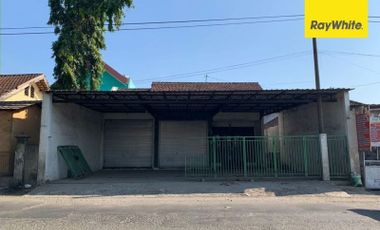 Rumah SHM Dijual di Jalan Raya Menganti, Laban