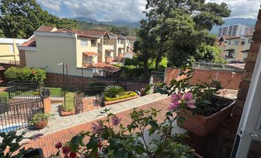 VENTA CASA ANILLO VIAL FLORIDABLANCA 135.65 M. Cod V12285