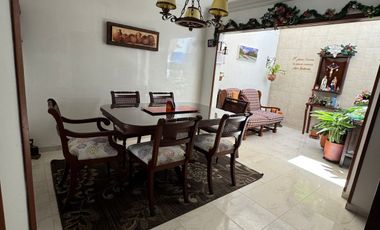 VENTA CASA ANILLO VIAL FLORIDABLANCA 135.65 M. Cod V12285