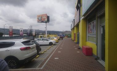 Arriendo local comercial en plaza Santa María Quitumbe