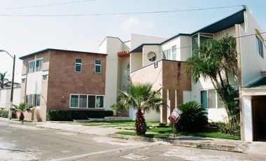 BOCA DEL RÍO COSTA DE ORO VENDO AMPLIA RESIDENCIA ALBERCA