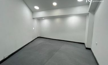 local en arriendo en loma del escobero. Cod A9974