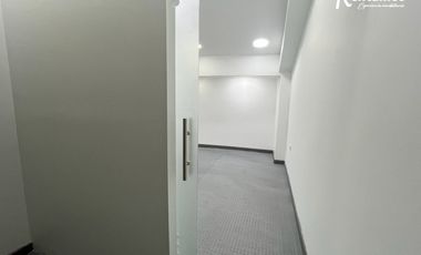 local en arriendo en loma del escobero. Cod A9974