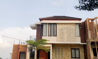 Rumah Minimalis di Sariwangi, Sariwangi, Bandung