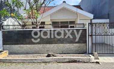 Rumah Kondisi Bagus di Darmo Harapan Indah