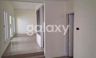 Rumah Kondisi Bagus di Darmo Harapan Indah