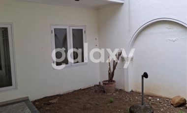 Rumah Kondisi Bagus di Darmo Harapan Indah