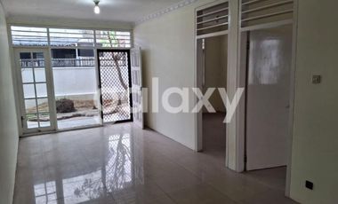 Rumah Kondisi Bagus di Darmo Harapan Indah