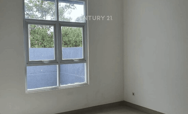 Rumah Asri 2 Lantai Di Pondok Pinus Bandung