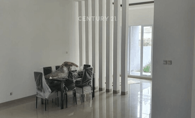 Rumah Asri 2 Lantai Di Pondok Pinus Bandung