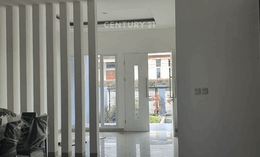 Rumah Asri 2 Lantai Di Pondok Pinus Bandung