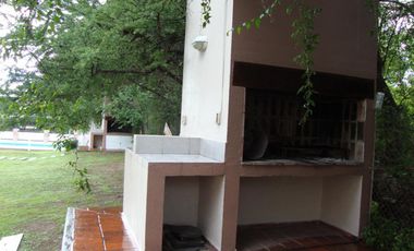 MUY LINDO DEPARTAMENTO EN VILLA CARLOS PAZ, 2 DORM, PILETA, ASADORES, COMPLEJO PROA. Temp 2020