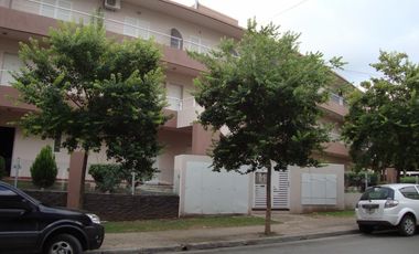 MUY LINDO DEPARTAMENTO EN VILLA CARLOS PAZ, 2 DORM, PILETA, ASADORES, COMPLEJO PROA. Temp 2020