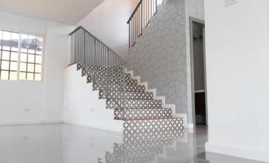 SE VENDE HERMOSA CASA EN VILLA LUCRE- ALTOS DE SAN RAFAEL  REMODELADA