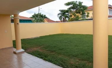 SE VENDE HERMOSA CASA EN VILLA LUCRE- ALTOS DE SAN RAFAEL  REMODELADA