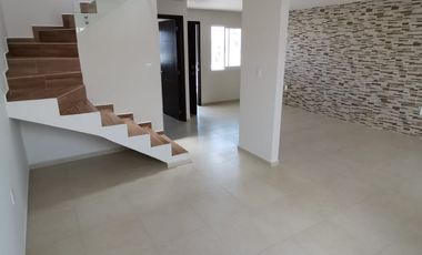 EXCELENTE CASA EN ARBOLEDAS DE SANTA MATILDE