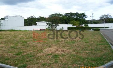 lote en venta en royal club. Cod V10554