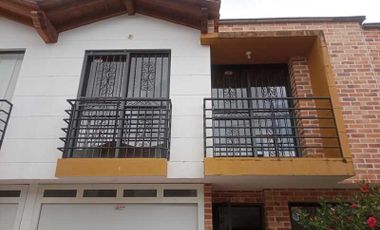 CASA EN ARRIENDO UBICADA EN LA CEJA SECTOR LA ARGENTINA