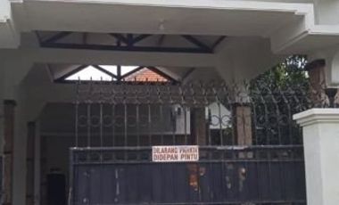 Rumah disewakan di Dukuh Pakis, Surabaya