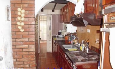 V627 Martin Coronado Venta Casa + locales A una cuadra Estacion