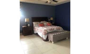GRAN OPORTUNIDAD PENTHOUSE EMBASSY GARDENS 450M2