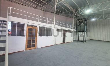 Se arrienda excelente Galpón, sector Comercial - industrial