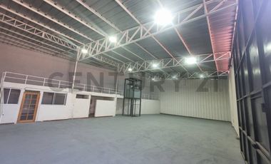 Se arrienda excelente Galpón, sector Comercial - industrial