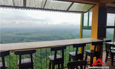 Casa campestre comercial sobre la vía hacia Altagracia, Pereira