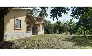 VENDO/ ALQUILO CASA AMOBLADA Y 9516M2 DE TERRENO