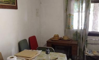 Americana 3 amb. a RECICLAR + depto al fondo  en Barrio residencial facil acceso Au del Oeste